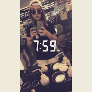 Meet your Posher, Logan